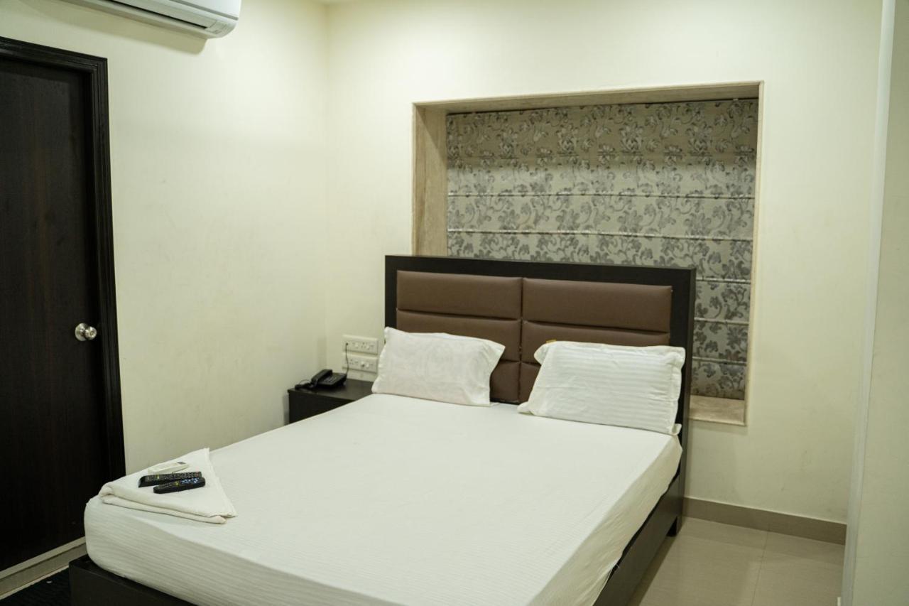 Nk7 Guest House Калькутта Экстерьер фото
